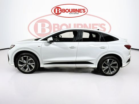 Used 2023 Audi Q4 e-tron Premium Plus w/ Premium Plus AWD/4WD image 7