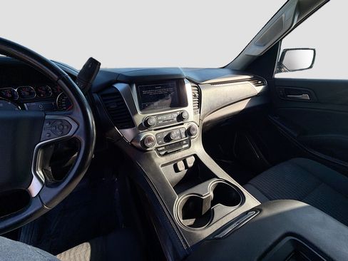 Used 2020 Chevrolet Suburban LS image 27