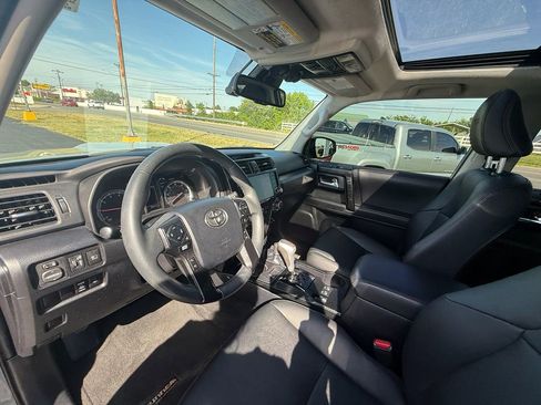 Used 2022 Toyota 4Runner TRD Off-Road Premium w/ 4Runner Black Package (TMS) AWD/4WD image 13
