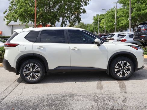 Used 2023 Nissan Rogue SV FWD image 16