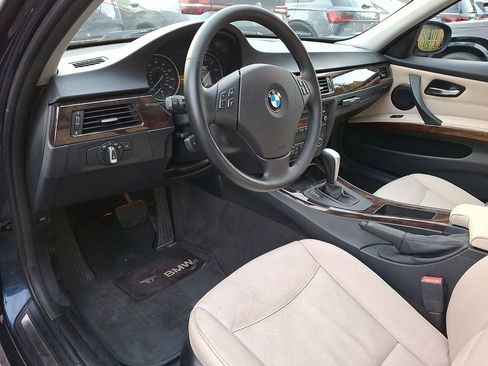 Used 2011 BMW 328i xDrive Sedan AWD/4WD image 9