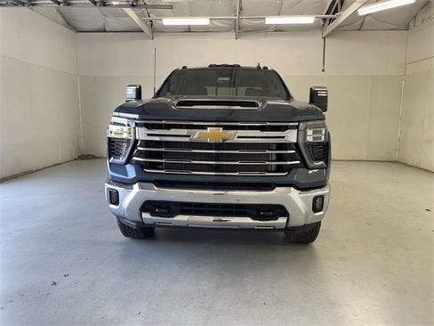 New 2026 Chevrolet Silverado 2500 LTZ w/ LTZ Premium Package image 3