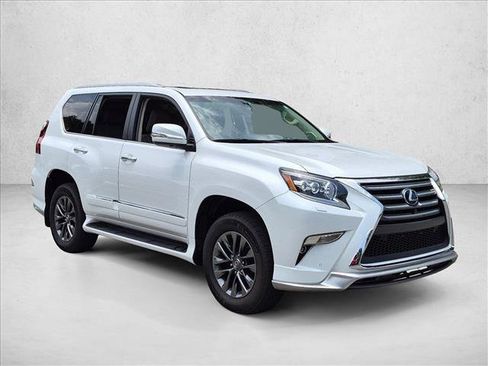 Used 2017 Lexus GX 460 Luxury AWD/4WD image 3