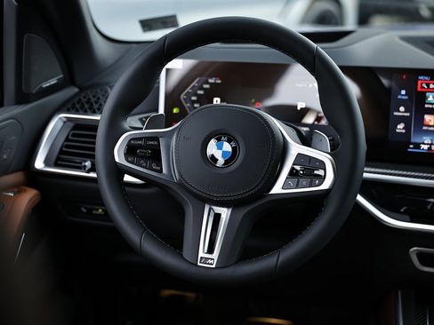 New 2026 BMW X5 M60i w/ Climate Comfort Package image 28