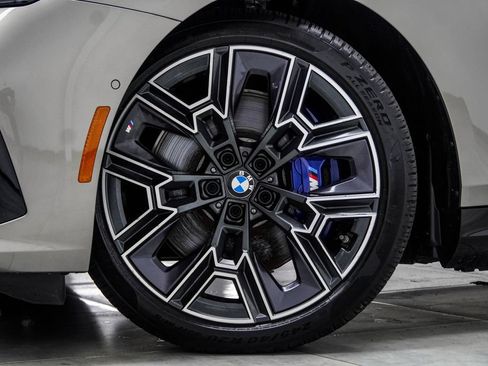 Used 2026 BMW i5 eDrive40 w/ M Sport Package RWD image 6