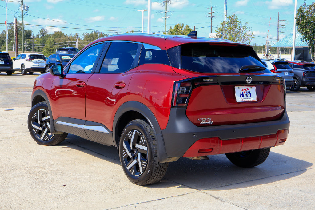 Used 2026 Nissan Kicks SV FWD image 2