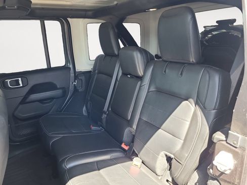 Used 2020 Jeep Wrangler Unlimited Sahara AWD/4WD image 13