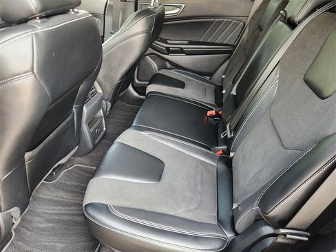 Used 2022 Ford Edge ST image 28