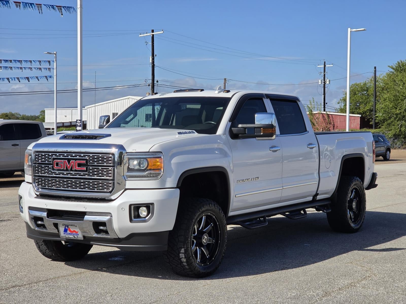 Used 2019 GMC Sierra 2500 Denali w/ Duramax Plus Package AWD/4WD image 7