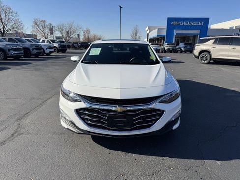 Used 2024 Chevrolet Malibu LT image 2
