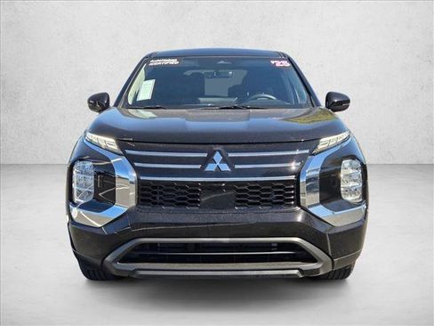Used 2025 Mitsubishi Outlander ES AWD/4WD image 2