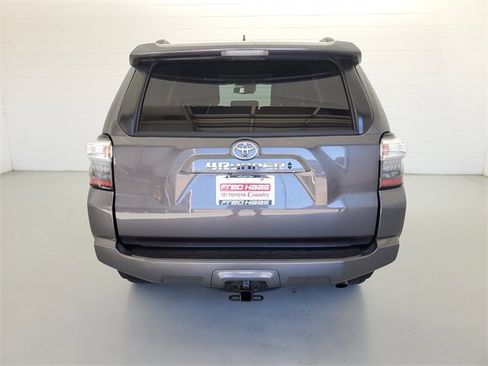 Used 2022 Toyota 4Runner SR5 Premium image 7