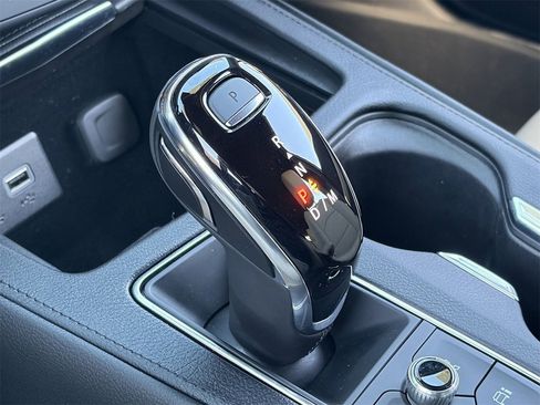 Certified 2025 Cadillac XT4 Premium Luxury image 30