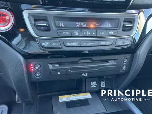 Used 2019 Honda Pilot Elite image 19