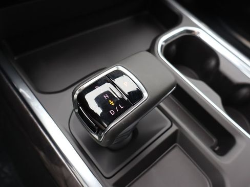 New 2026 Chevrolet Silverado 1500 LTZ w/ LTZ Premium Package AWD/4WD image 9