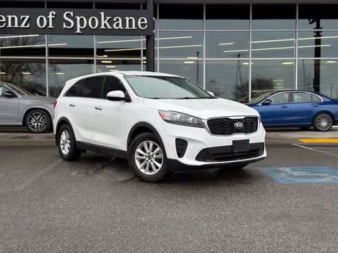 Used 2019 Kia Sorento LX image 2