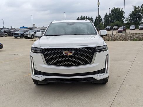 Used 2022 Cadillac Escalade ESV Premium Luxury AWD/4WD image 8