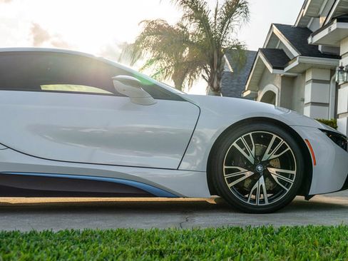 Used 2016 BMW i8 image 11