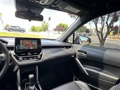 Used 2024 Toyota Corolla Cross AWD Hybrid w/ Convenience Package image 30