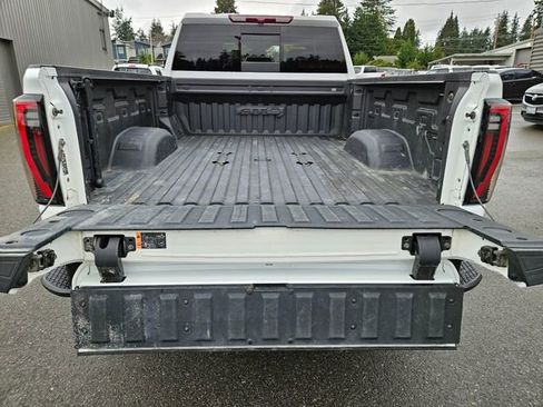 Used 2024 GMC Sierra 3500 AT4 w/ AT4 Preferred Package image 12