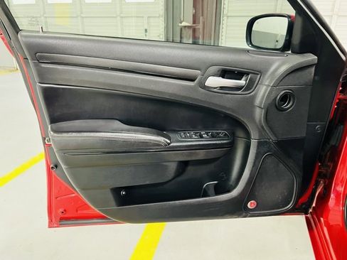 Used 2016 Chrysler 300 S image 23