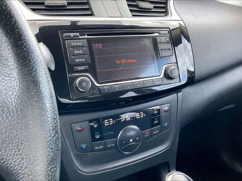 Used 2018 Nissan Sentra SV FWD image 24