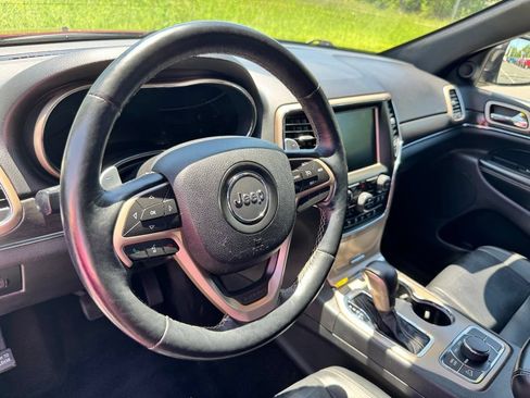 Used 2017 Jeep Grand Cherokee Limited AWD/4WD image 28