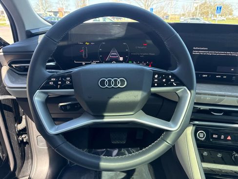 Used 2025 Audi Q5 Premium Plus w/ Premium Plus image 12