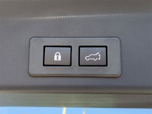 Used 2025 Subaru Ascent Premium image 10