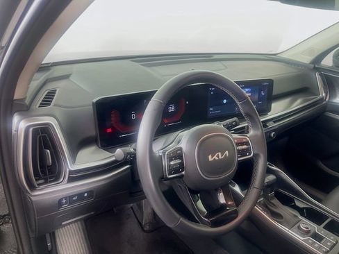 Used 2025 Kia Sorento EX AWD/4WD image 10