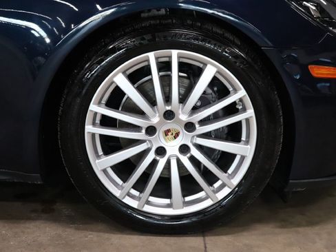 Used 2020 Porsche Panamera image 42