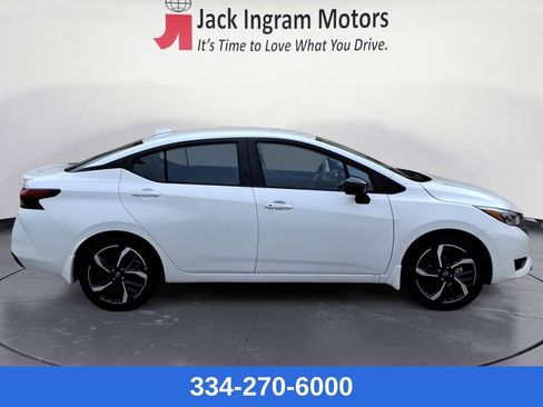 New 2025 Nissan Versa SR w/ Trunk Package image 6