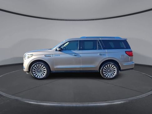 Used 2019 Lincoln Navigator Reserve image 5
