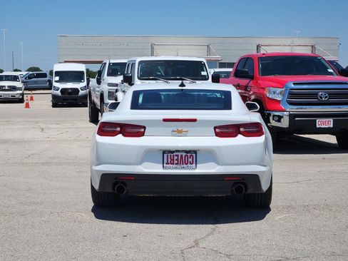 Used 2023 Chevrolet Camaro LT RWD image 6
