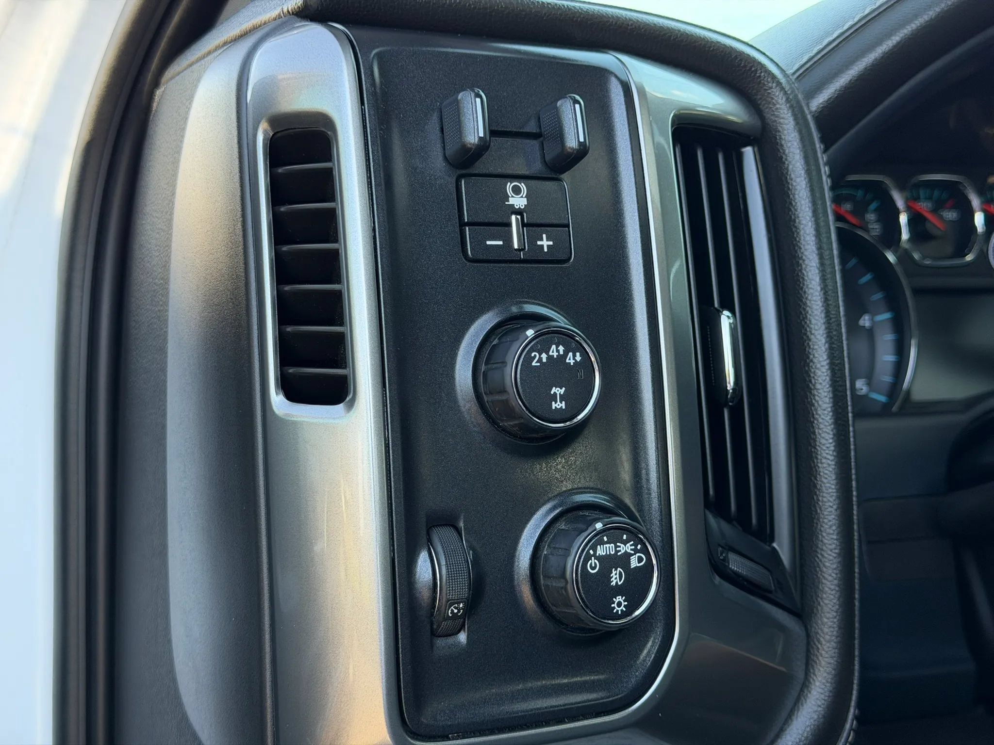 Used 2017 Chevrolet Silverado 3500 LTZ w/ Duramax Plus Package AWD/4WD image 30