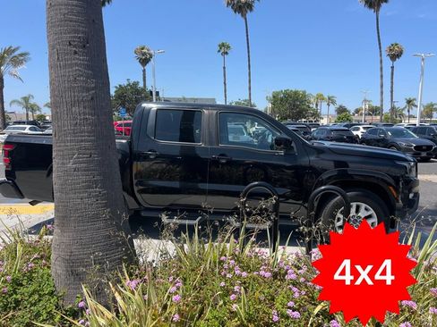 Used 2022 Nissan Frontier SV AWD/4WD image 7
