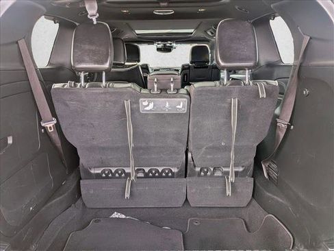 Used 2021 Chrysler Pacifica Limited w/ Uconnect Theater Family Group image 22