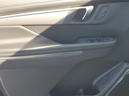 Used 2025 Buick Enclave Preferred image 42