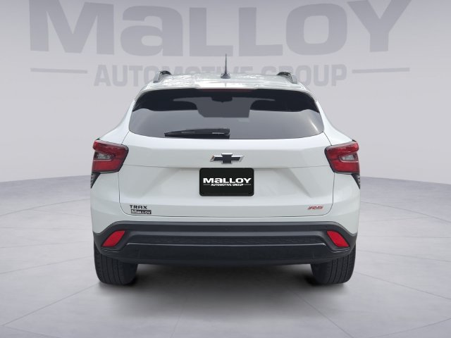 Certified 2025 Chevrolet Trax RS w/ Driver Confidence Package FWD image 4