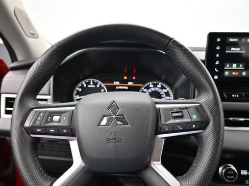 Used 2025 Mitsubishi Outlander SE FWD image 20