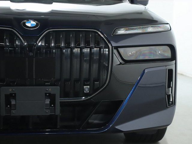 Used 2026 BMW 740i xDrive AWD/4WD image 8