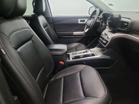 Used 2023 Ford Explorer XLT w/ Equipment Group 202A image 21