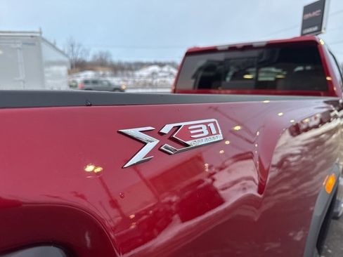 Used 2025 GMC Sierra 2500 SLT w/ SLT Premium Package image 8