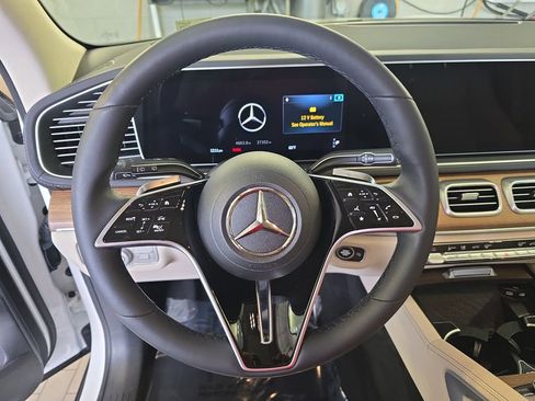 Certified 2024 Mercedes-Benz GLS 450 4MATIC image 19