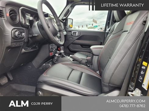 New 2025 Jeep Gladiator Rubicon w/ Convenience Group AWD/4WD image 3