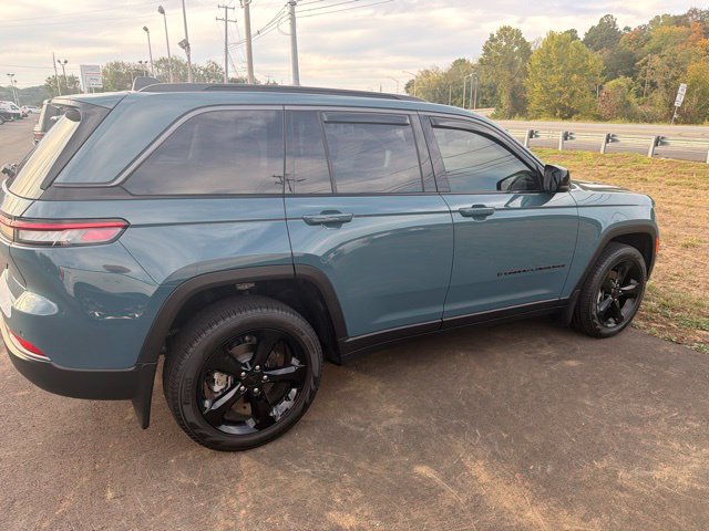 Used 2026 Jeep Grand Cherokee Limited w/ Limited Altitude Package AWD/4WD image 8