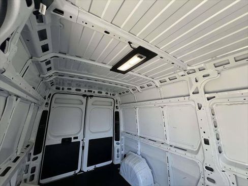 Used 2025 RAM ProMaster 2500 w/ Convenience Group FWD image 14