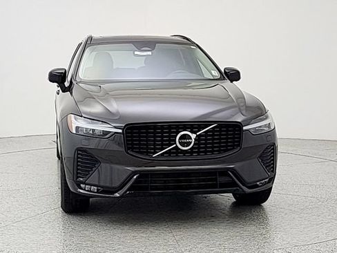 Certified 2025 Volvo XC60 B5 Plus w/ Climate Package AWD/4WD image 2