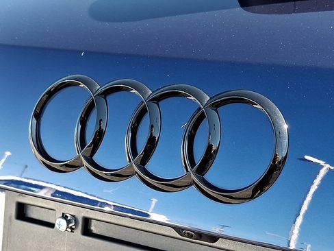 Used 2024 Audi Q3 2.0T Premium Plus w/ Premium Plus Package image 33