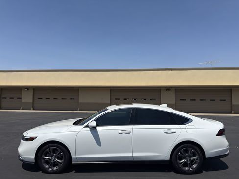 Used 2023 Honda Accord EX image 4